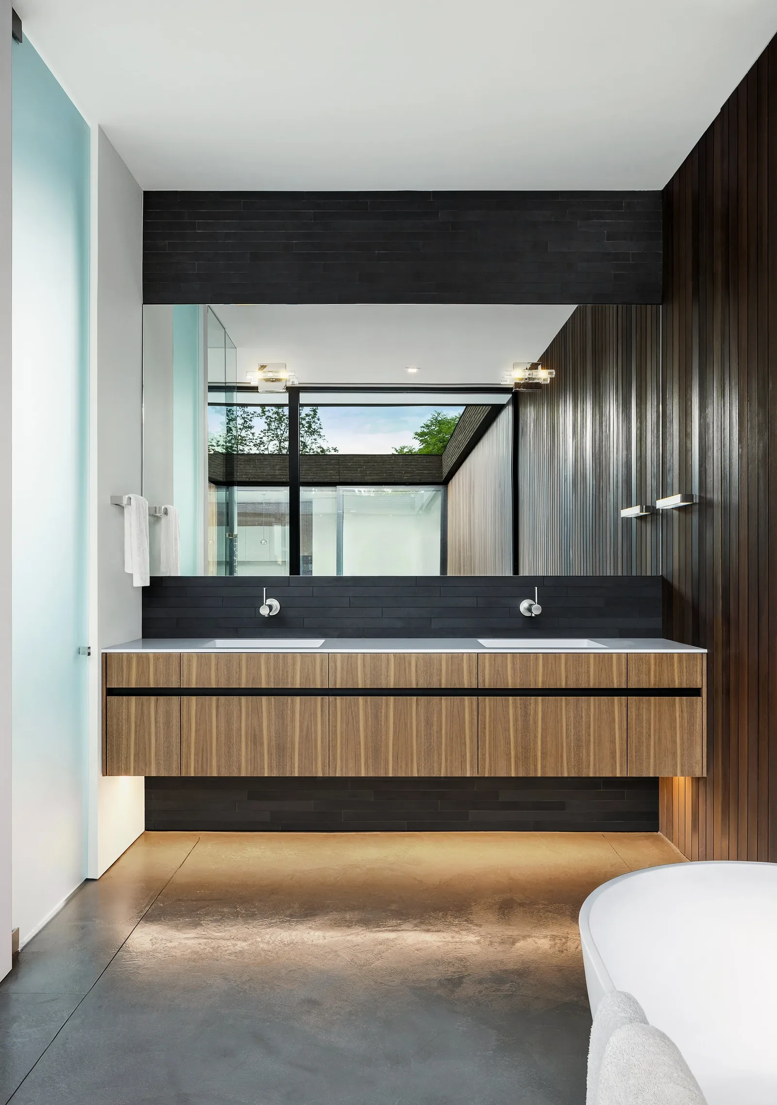Interior_7428+MED.jpg
