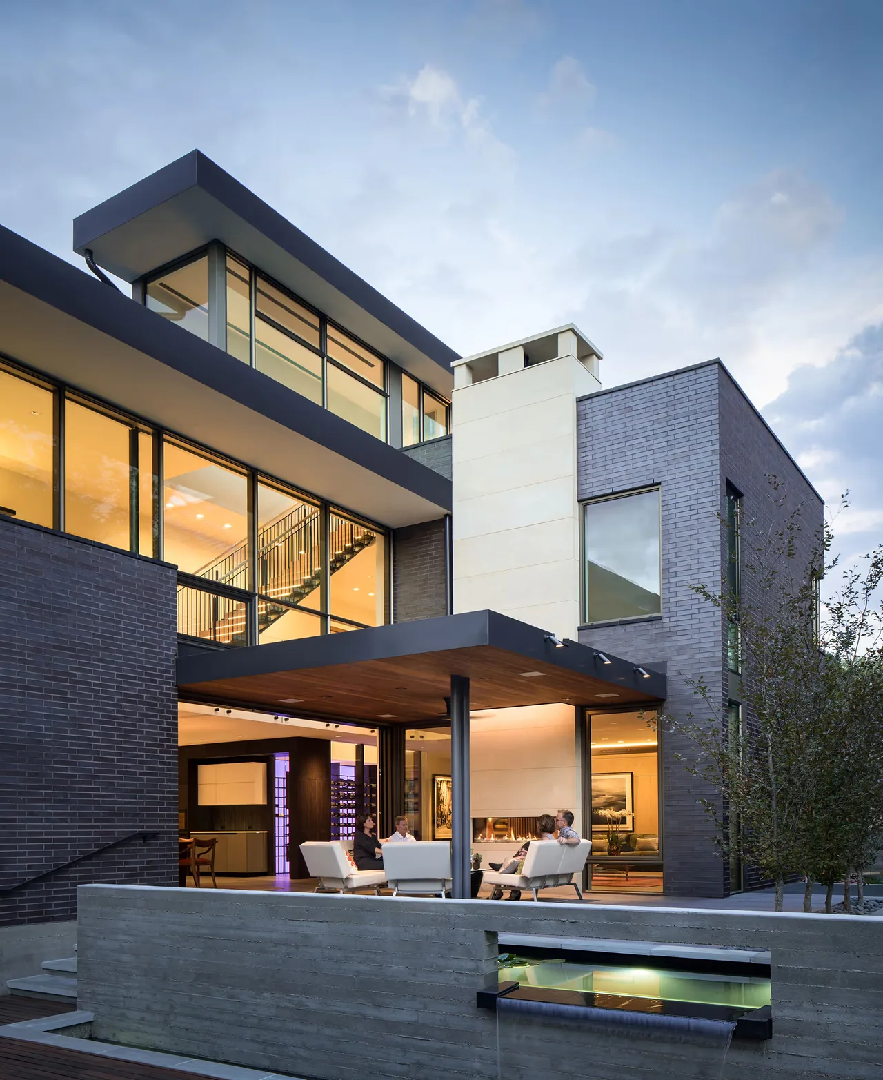 The Duncan Residence in Denver features modern architecture with outdoor living and expansive glazing.