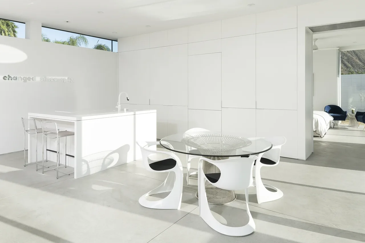 PALM SPRINGS RESIDENCE