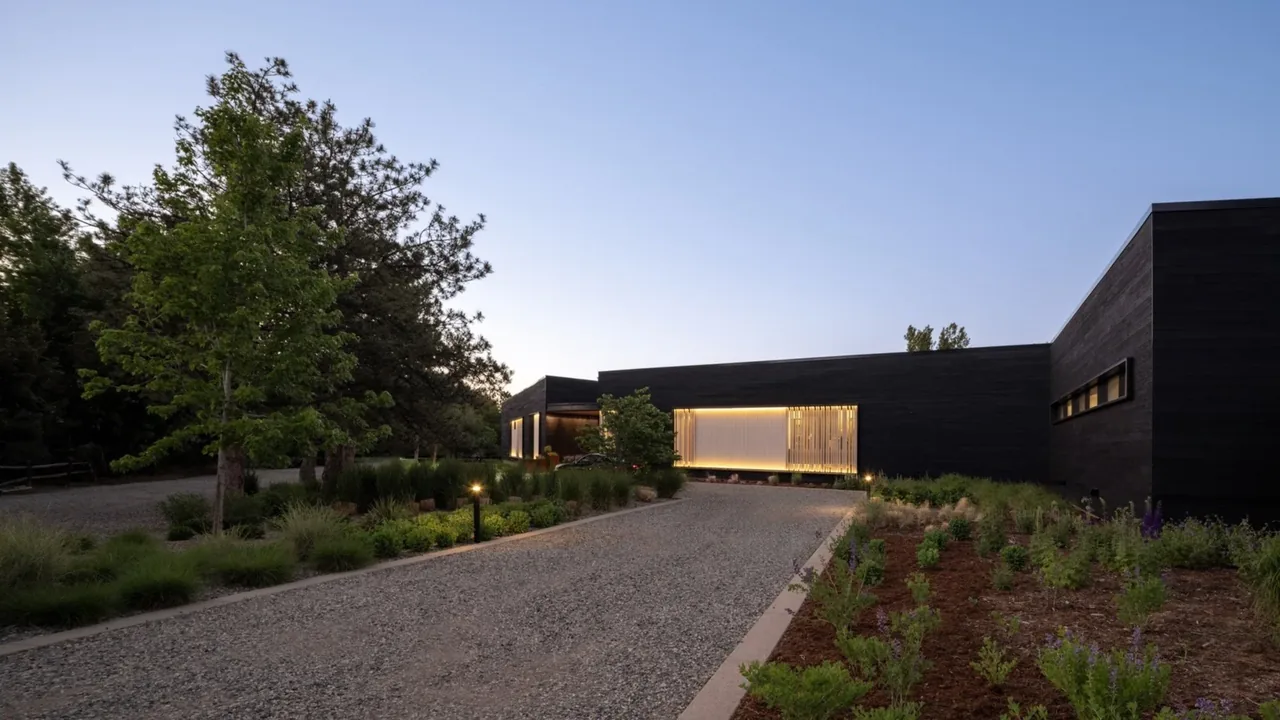 Hunter Residence photo 7