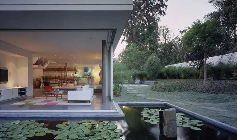 Home by John Friedman Alice Kimm Architects